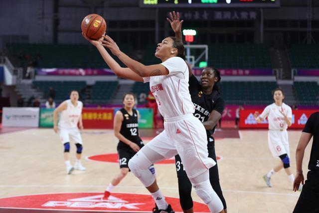 冰雪赛事点燃产业引擎 “冷资源”释放“热效应”